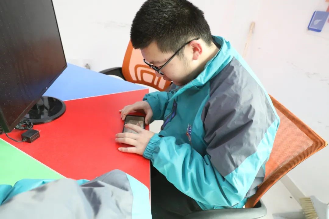 �DƬ
